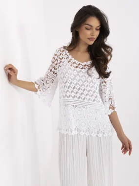 Bluza alba crosetata cu maneci trei sferturi