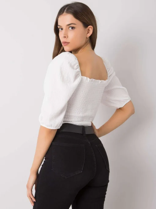 bluza-alba-cu-maneci-bufante-si-decolteu-patrat