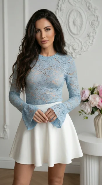 bluza-albastra-din-dantela-cu-maneci-evazate