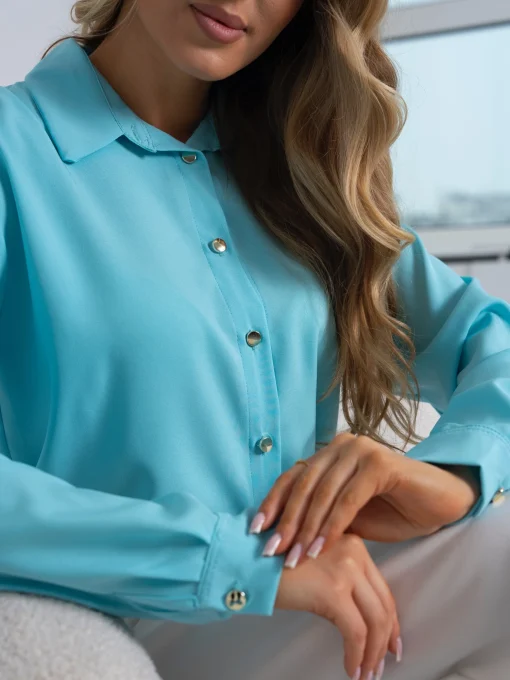 bluza-albastru-deschis-eleganta-cu-nasturi-metalici