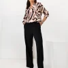 bluza-animal-print-cu-maneca-lunga-si-decolteu-v