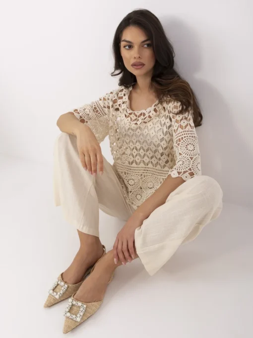 bluza-bej-crosetata-cu-maneci-trei-sferturi