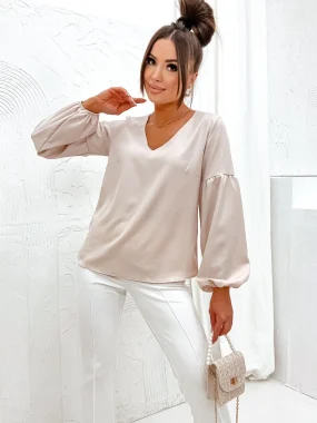 Bluza bej cu decolteu in V si maneci bufante