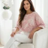 bluza-cu-aspect-creponat-roz-pudra-cu-imprimeu-floral-alb