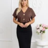 bluza-cu-decolteu-in-v-si-inchidere-cu-capse-aurii-decorative