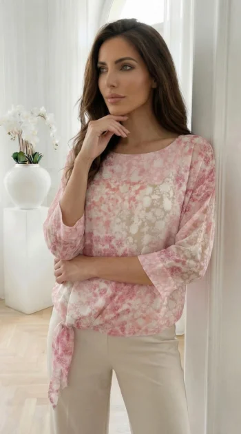 bluza-cu-imprimeu-floral-roz-pastelat-si-nod-in-talie