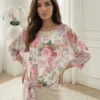 bluza-cu-model-floral-roz-si-nod-lateral