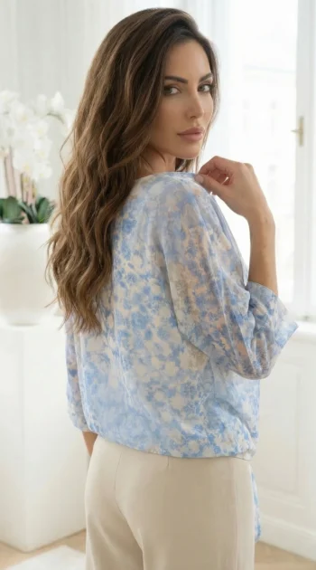 bluza-dama-albastra-cu-imprimeu-floral-si-nod-in-talie