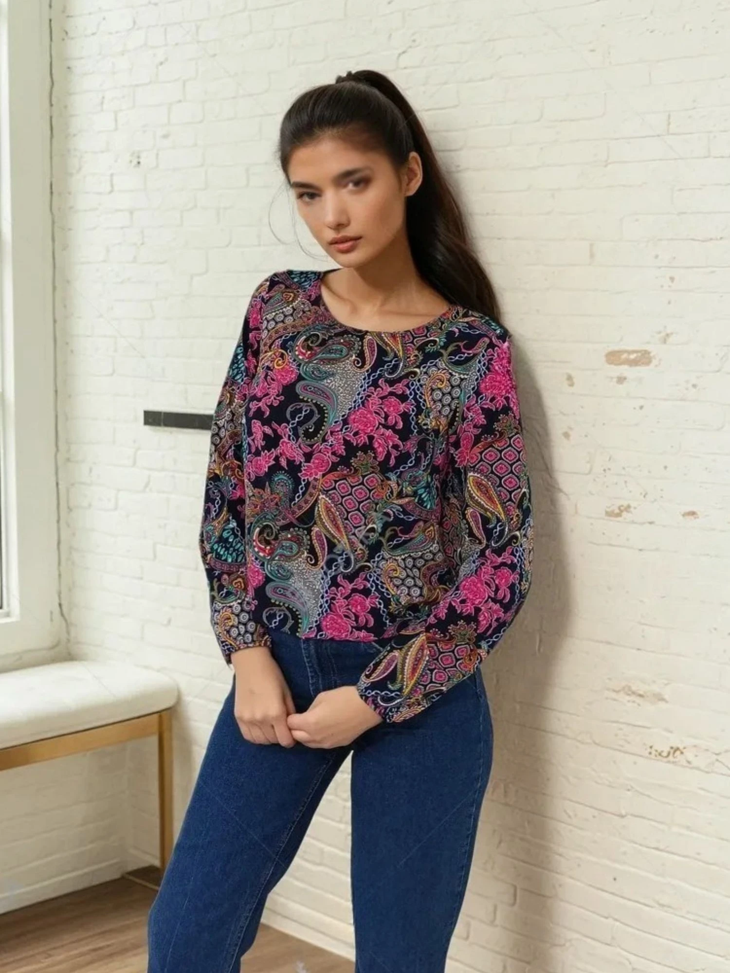 Bluza dama bleumarin cu imprimeu ornamental multicolor