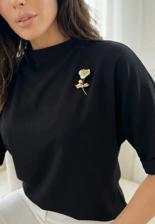 bluza-dama-neagra-cu-brosa-floare-aurie