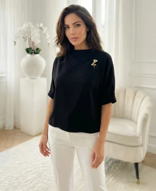 Bluza dama neagra cu brosa floare aurie