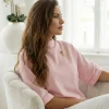bluza-dama-roz-cu-brosa-floare-aurie