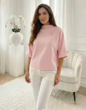 Bluza dama roz cu brosa floare aurie