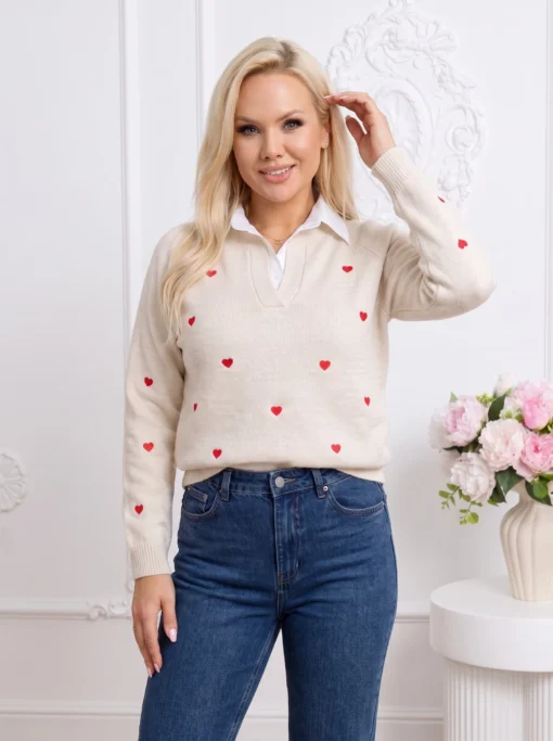 bluza-din-tricot-cu-guler-si-broderie-inimioare