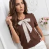 bluza-din-tricot-fin-cu-funda-eleganta-si-nasturi