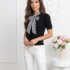 bluza-din-tricot-fin-cu-funda-eleganta-si-nasturi