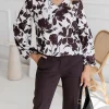 bluza-eleganta-alba-cu-imprimeu-floral-maro-si-maneci-bufante