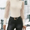 bluza-eleganta-bej-cu-maneci-din-tull-si-buline