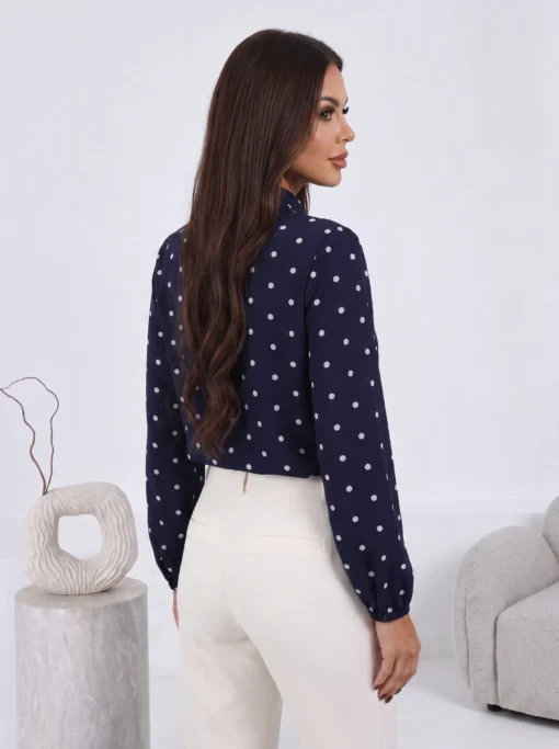 bluza-eleganta-cu-buline-si-funda-la-guler