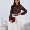 bluza-eleganta-cu-buline-si-funda-la-guler