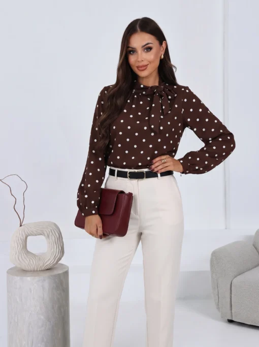 bluza-eleganta-cu-buline-si-funda-la-guler