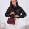 bluza-eleganta-cu-buline-si-funda-la-guler-copiaza
