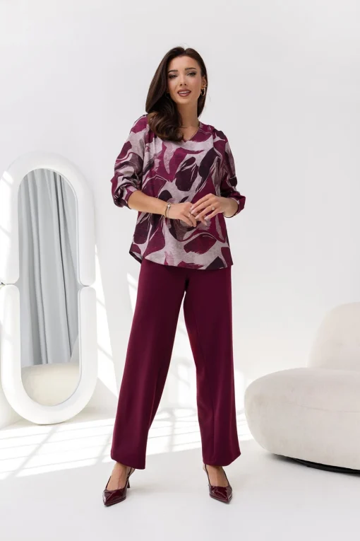 bluza-eleganta-cu-imprimeu-abstract-in-nuante-de-visiniu