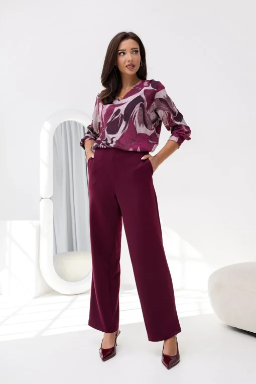 bluza-eleganta-cu-imprimeu-abstract-in-nuante-de-visiniu