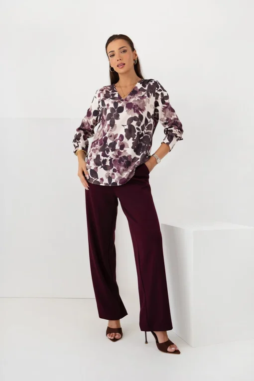 bluza-eleganta-cu-imprimeu-floral-si-decolteu-in-v