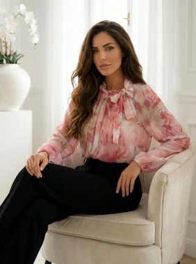Bluza eleganta cu imprimeu floral si funda la gat