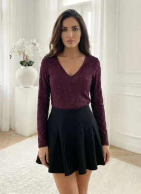 Bluză elegantă cu textură jacquard și decolteu în v