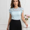 bluza-eleganta-din-bumbac-cu-dantela-florala-la-decolteu-si-umeri