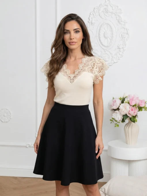 bluza-eleganta-din-bumbac-cu-decolteu-in-v-cu-dantela
