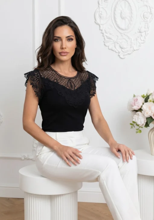 bluza-eleganta-din-bumbac-cu-insertie-de-dantela-la-decolteu