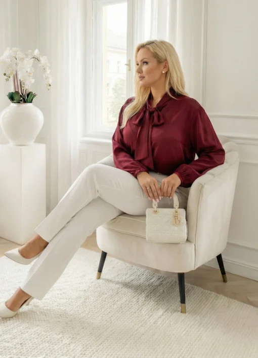 bluza-eleganta-marime-mare-bordo-din-satin-cu-funda-la-gat-si-croi-lejer