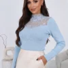 bluza-eleganta-raiata-cu-insertii-din-dantela-si-guler-inalt