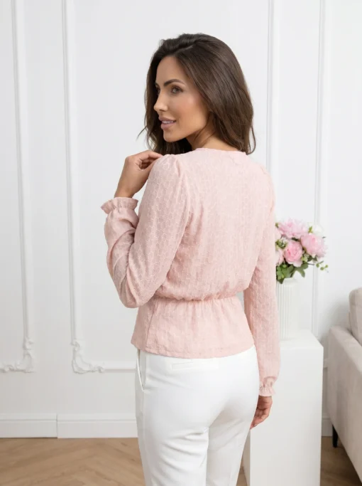 bluza-eleganta-roz-pal-cu-decolteu-petrecut-si-textura-reliefata