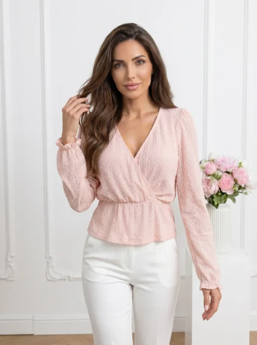 bluza-eleganta-roz-pal-cu-decolteu-petrecut-si-textura-reliefata