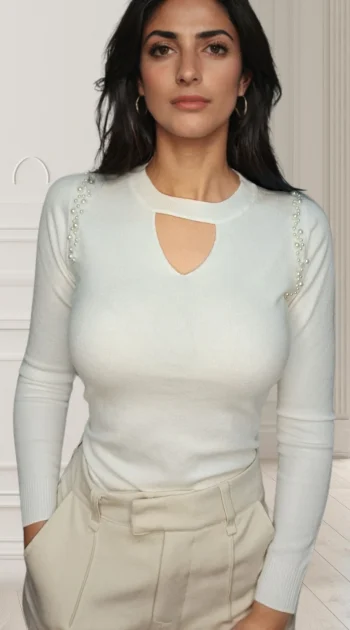 bluza-helena-alba-cu-decupaj-si-aplicatii-perlute