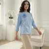 bluza-lejera-bleu-cu-aplicatie-florala-3d
