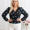 bluza-neagra-cu-imprimeu-floral-albastru