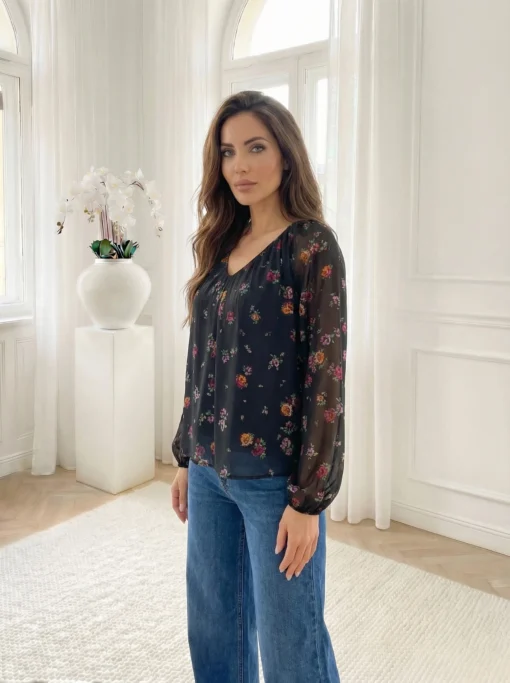 bluza-neagra-vaporoasa-cu-imprimeu-floral-si-maneci-bufante
