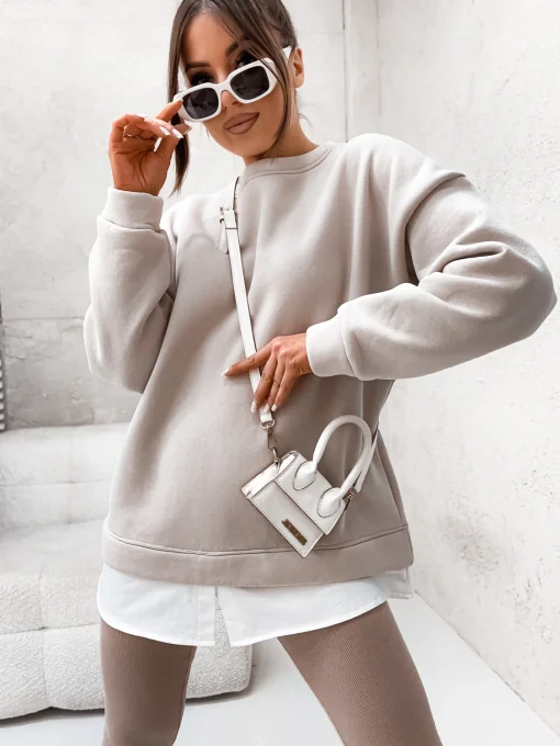 bluza-oversized-bej-cu-croi-lejer-si-stil-casual