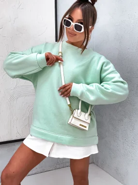 Bluza oversized verde menta cu croi lejer si stil casual