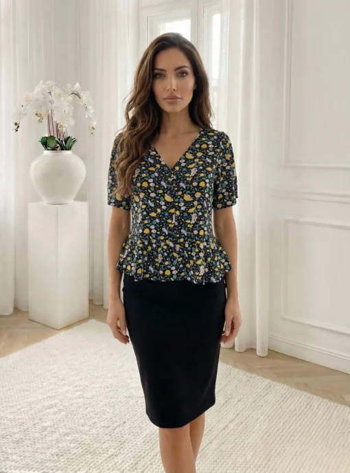 bluza-peplum-cu-decolteu-in-v-si-imprimeu-floral