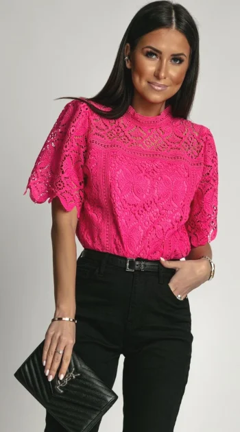bluza-roz-fucsia-din-dantela-cu-maneci-scurte-evazate