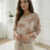 bluza-vaporoasa-bej-cu-imprimeu-floral-si-nod-in-talie