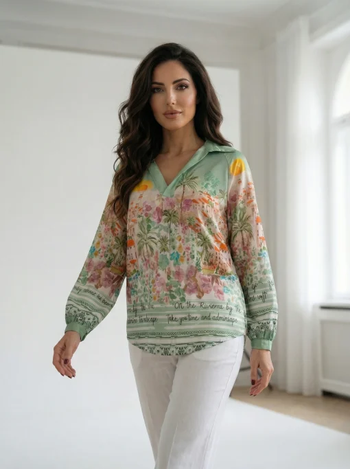 bluza-verde-cu-imprimeu-riviera-si-detalii-grafice