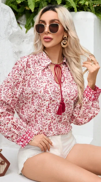 camasa-alba-cu-imprimeu-floral-rosu-si-ciucuri-decorativi
