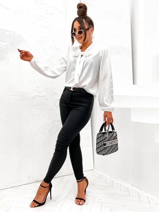 camasa-alba-eleganta-cu-funda-la-gat